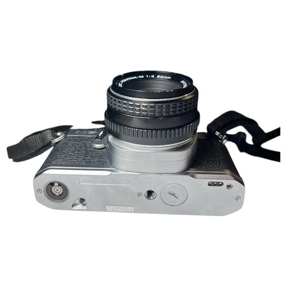 Pentax MG 35mm Film Camera with Pentax-M 50mm 1:2 lens - Picture 6 of 12